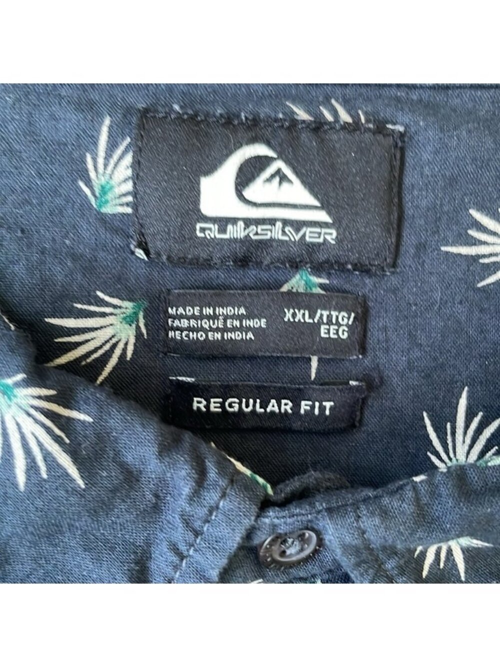 VGC Quicksilver Navy Button Down Short Sleeve Shirt - Size XXL - Picture 3 of 4